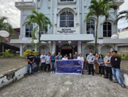 Gerakan Nasional Aksi Sosial Pemasyarakatan: Klien Bapas Manado Bersihkan GMIM Betania Teling Tingkulu