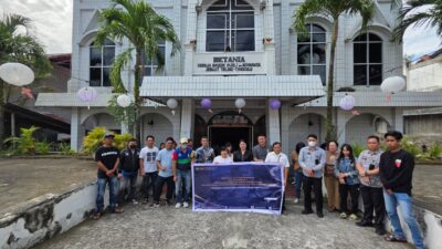 Gerakan Nasional Aksi Sosial Pemasyarakatan: Klien Bapas Manado Bersihkan GMIM Betania Teling Tingkulu