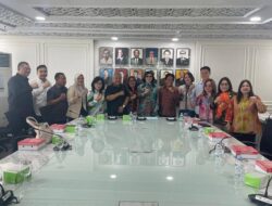 DPRD Sulut Serahkan Aspirasi Mahasiswa Pada Anggota DPR RI 13 DPRD Sulut Serahkan Aspirasi Mahasiswa Pada Anggota DPR RI