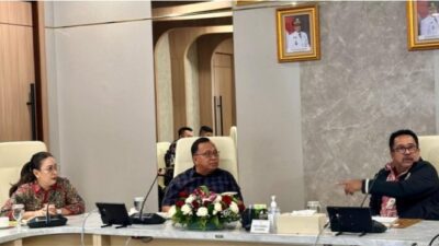 Bupati Minahasa Robby Dondokambey,S.Si., M.A.P., bersama Wakil Bupati Vanda Sarundajang SS. Saat bertemu Wakil Gubernur DKI Jakarta, Hj Rano Karno SIP, di Kantor Gubernur Provinsi DKI Jakarta.(ist)