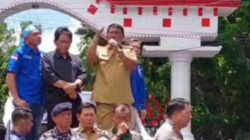 Foto Gubernur Sulawesi Utara Yulius Selvanus (Ysk),Saat Pidato di Depan Massa Aksi.