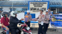 Sat Lantas Polres Kotamobagu : AKP Luster Bagikan Takjil di Kotamobagu