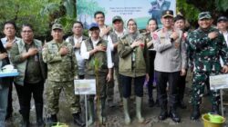 Bersama Menteri LHK, Pangdam Mirza Agus Pimpin Penanaman Mangrove di Wori