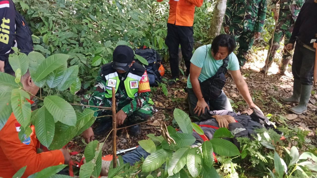 Pangdam XIII/Merdeka Mayjen TNI Mirza Agus Instruksikan Dukungan Penuh, Empat Warga Tersesat di Hutan Mintu Berhasil Ditemukan Selamat 2 IMG 20260620 WA0084